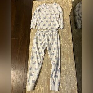 Size 5 Little English adorable whale pjs (runs small)